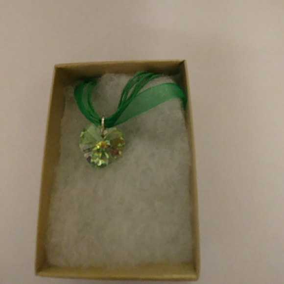 Kelly Green Crystal Heart Necklace - Picture 4 of 8